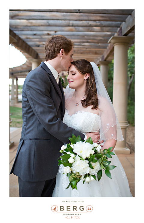 Ashton-Gardens-Dallas-Texas-Wedding-Photographers-(5)