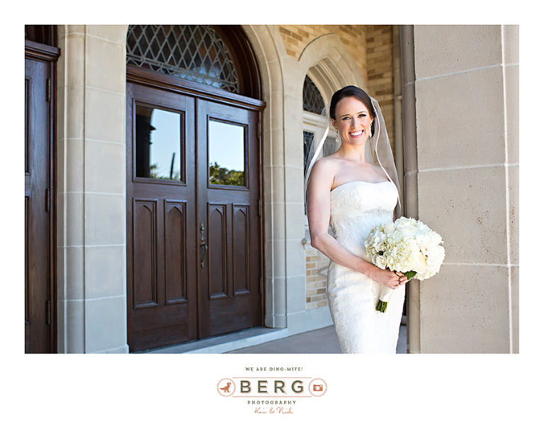 Munger-Place-Church-Dallas-Petroleum-Club-wedding-photographers-(10)
