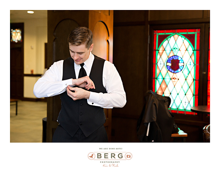 Munger-Place-Church-Dallas-Petroleum-Club-wedding-photographers-(13)