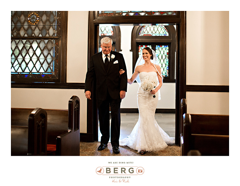 Munger-Place-Church-Dallas-Petroleum-Club-wedding-photographers-(16)