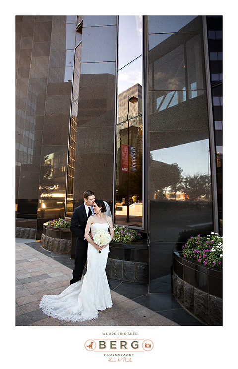 Munger-Place-Church-Dallas-Petroleum-Club-wedding-photographers-(29)