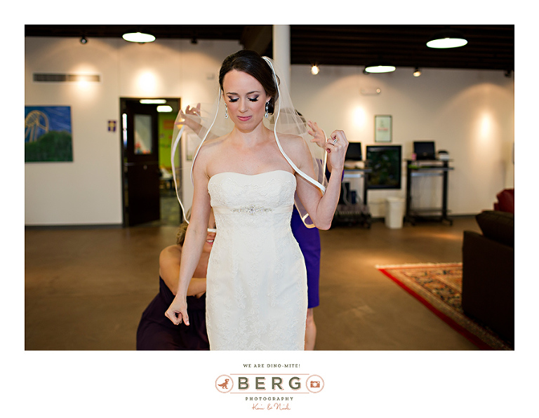 Munger-Place-Church-Dallas-Petroleum-Club-wedding-photographers-(3)