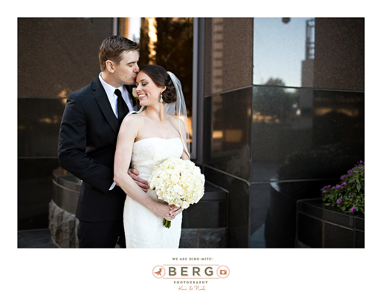 Munger-Place-Church-Dallas-Petroleum-Club-wedding-photographers-(31)