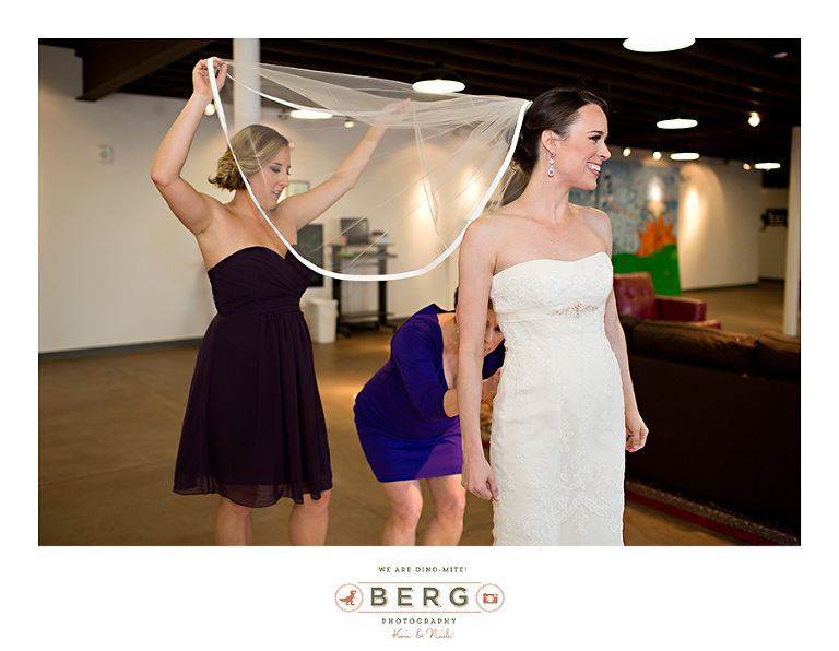 Munger-Place-Church-Dallas-Petroleum-Club-wedding-photographers-(5)