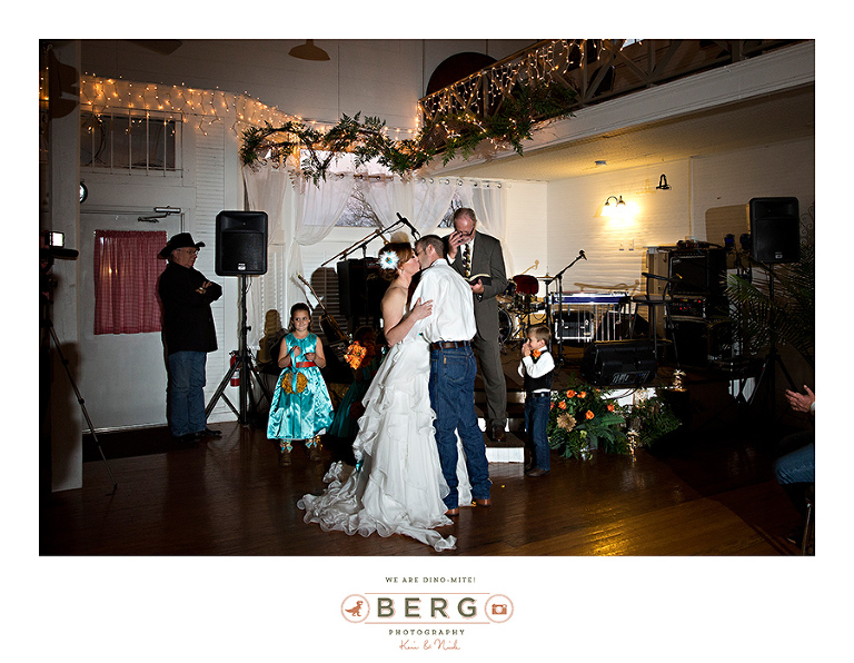 Taylortown-Store-Reception-Hall-Bossier-City-Louisiana-wedding-photographers-(18)