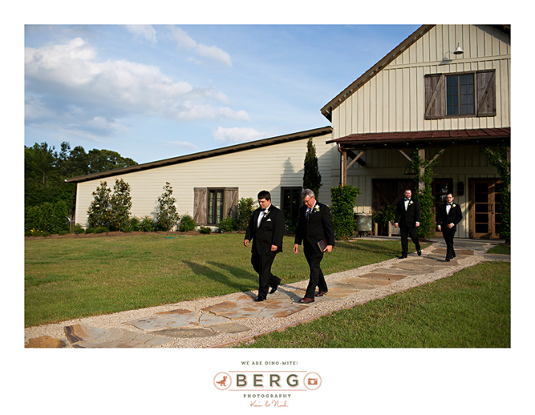 The Barn at Bridlewood Hattiesburg Mississippi wedding photographers (10)
