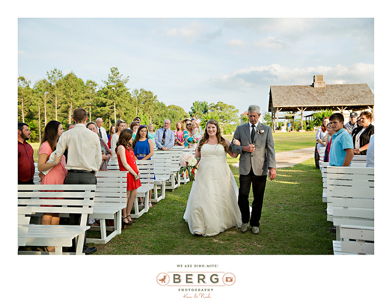 The Barn at Bridlewood Hattiesburg Mississippi wedding photographers (12)