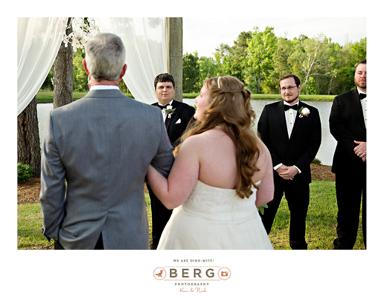 The Barn at Bridlewood Hattiesburg Mississippi wedding photographers (13)