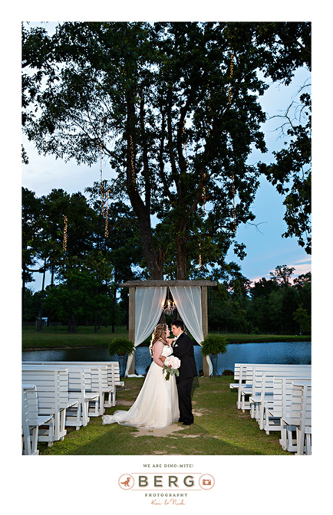 The Barn at Bridlewood Hattiesburg Mississippi wedding photographers (20)