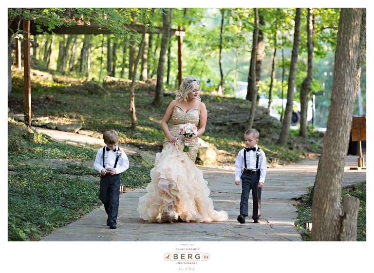 Thorncrown Chapel Eureka Springs destination wedding photographers (21)