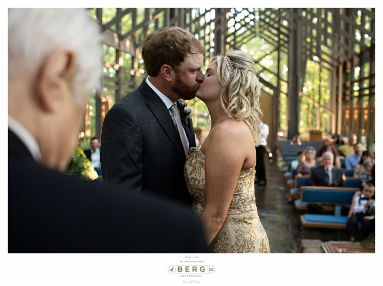 Thorncrown Chapel Eureka Springs destination wedding photographers (32)