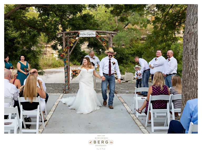 Pecan Grove Driftwood Texas Wedding Photographers (24)_1