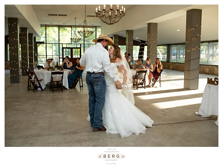 Pecan Grove Driftwood Texas Wedding Photographers (27)_1