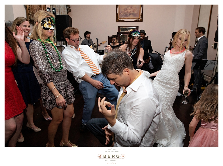 5 The Columns Hotel New Orleans Wedding Photographers (16)