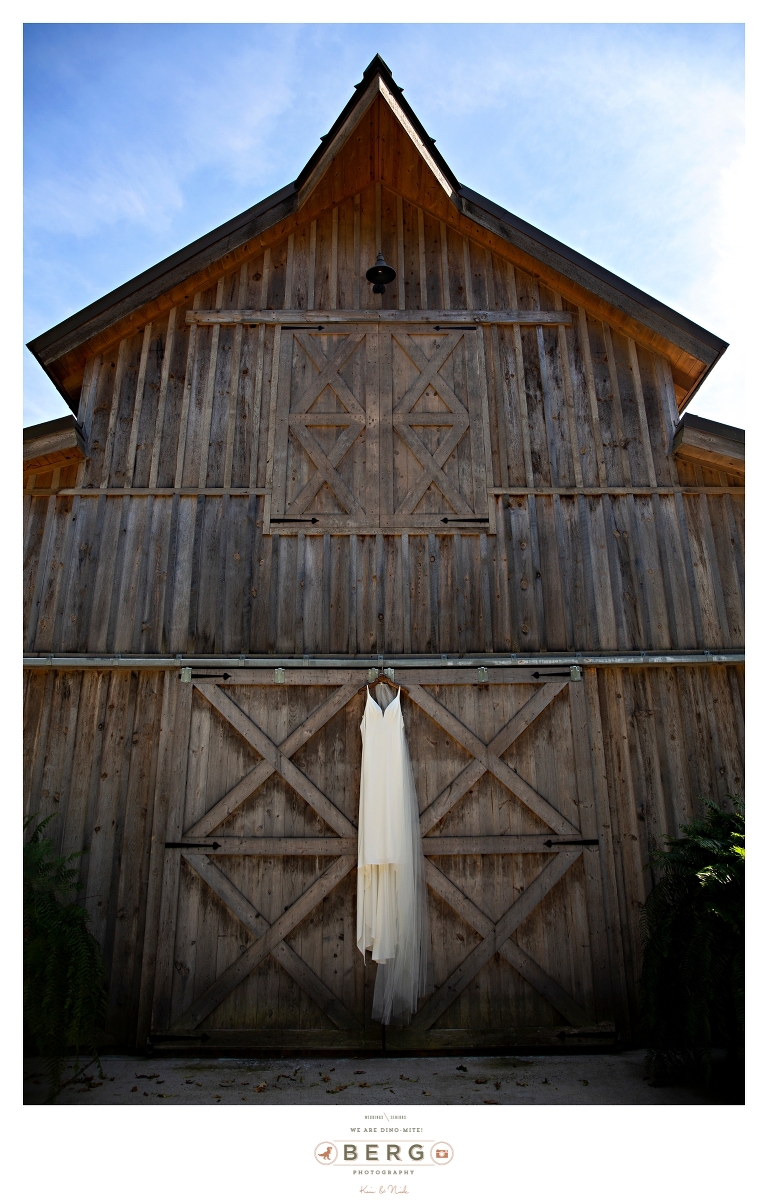 Barn at Coyote Creek Shreveport wedding photographeres (3)